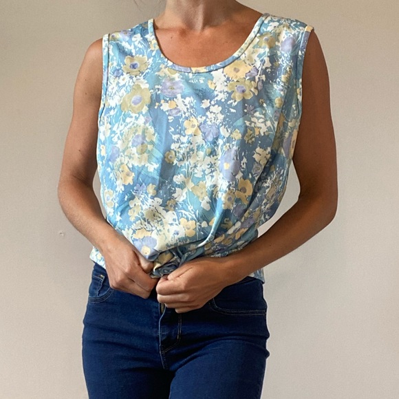 Cute Blue/Yellow Floral Tank Top - Picture 5 of 6